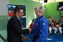 Mag. Boris Novak, generalni direktor Pošte Slovenije in Urška Žolnir, judoistka