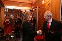 Ines Voršič, prejemnica štipendije in prof. dr. Edvard Kovač, član uprave Škrabčeve Ustanove