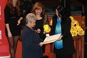 Monika Bizjak, prejemnica Zahvalne listine za dobrotnico leta 2012 ter Patricia Čular, državna sekretarka na Ministrstvu za delo, družino in socialne zadeve