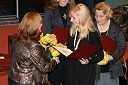 Marta Krpič, glavna in odgovorna urednica revije Naša žena ter Ana Lukner , prejemnica Zahvalne listine za izjemno osebnost leta 2012