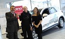 Bogdan Žvanut, direktor Mazda Motor Slovenija, Nives Koblar, nagrajenka, Katja Verderber, pevka Katarina Mala