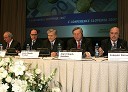 Andrej Bajuk, minister za finance Republike Slovenije, Mitja Gaspari, guverner Banke Slovenije, Jean-Claude Trichet, predsednik Evropske Centralne Banke in Jean-Claude Juncker, predsednik Eurogrupa in premier Luxemburga  
 
