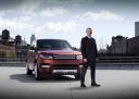 Daniel Craig in Range Rover Sport