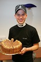 Matej Žagar, speedwayist s torto za rojstni dan