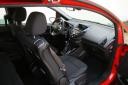 Ford B-MAX 1.6 TDCi Titanium (70 kW), varnostni pas spredaj je vgrajen v sedeža