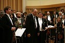 Simfonični orkestrer RTV Slovenija in Tomaž Habe, skladatelj( v sredini)