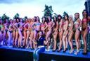 Hangar fest in bikini show