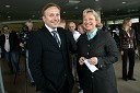 Peter Kukovica, predsednik Atletske zveze Slovenije in Sabrina Pečelin, vodja odnosov z javnostmi pri Porsche Slovenija