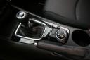 Mazda3 SP G100 Challenge, ob menjalniku je vrtljiv gumb za rokovanje z informacijskim sistemom