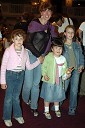 Gordana Sredojevič Goga, urednica revij Obrazi in Eva z nečakinjama Mašo in Laro ter hčerko Milo