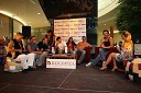 Tekmovalci oddaje Big Brother in Alma Brdžanovič, nekdanja Barovka, manekenka in povezovalka prireditve
