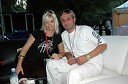 Nana Zeneli, glasbena menedžerka in Demir Kruezi, albanski modni kreator