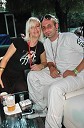 Nana Zeneli, glasbena menedžerka in Demir Kruezi, albanski modni kreator