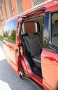 Ford Tourneo Courier 1.0 EcoBoost Titanium, drsna bočna vrata omogočajo lažji vstop
