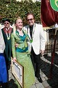 Majda Dreisiebner, mariborska vinska kraljica in Alfi Nipič, pevec