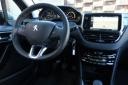 Peugeot 208 Allure 1.6 BlueHDi 100 Stop&Start, primerno odebljen volanski obroč