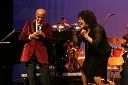 Jon Hendricks, legenda jazza in njegova hčerka Aria Hendricks, pevka