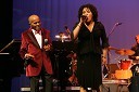 Jon Hendricks, legenda jazza in njegova hčerka Aria Hendricks, pevka