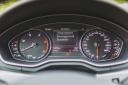 Audi A4 2.0 TDI Basis, info zaslon med merilniki