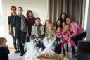 Borut Pahor peče božično pecivo za otroke 2016