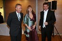 Dr. France Arhar, nekdanji guverner Banke Slovenije, Medeja Lončar, direktorica Siemensa d.o.o. in Dejan Turk, predsednik uprave Simobil