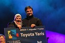 Tina iz Domžal, dobitnica 1. nagrade na Bingu in Boštjan Trilar, direktor Toyota Adria d.o.o.