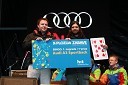 Samo Pagon, vodja marketinga znamke Audi za Slovenijo in Jože, dobitnik avtomobila