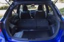 Toyota Yaris 1.5 HSD e-CVT BiTone Blue, tretjinska delitev zadnje klopi omogoča prostorsko prilagodljivost