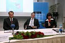 Dr. Andrej Vizjak, direktor A.T. Kearney in avtor knjige, mag. Žiga Debeljak, predsednik uprave družbe Mercator d.d. in mag. Andreja Jernejčič, članica uprave za strateško komuniciranje pri Infonet media