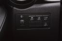 Mazda2 G75 Takumi, manj vidni gumbi levo od volana