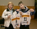 Mima Jaušovec, kapetanka slovenske ženske teniške reprezentance in njen sin Tim