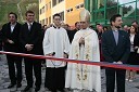 Emanuel Čerček, vodja Službe za investicije ministrstva za šolstvo in šport, dr. Milan Zver, minister za šolstvo in šport, ministrant, dr. Franc Kramberger, mariborski nadškof in metropolit in dr. Ivan Štuhec, direktor Zavoda Antona Martina Slomška