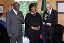 Leslie Mabangambi Gumbi, veleposlanik Južnoafriške republike z ženo in Janez Pergar, predsednik upravnega odbora podjetja Kompas d.d. ter častni konzul Južnoafriške republike v Sloveniji