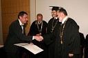 Dr. Iztok Fister, prof. dr. Ivan Rozman, rektor Univerze v Mariboru in prof. dr. Igor Tičar, dekan Fakultete za elektrotehniko, računalništvo in informatiko UM