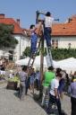 Postavljanje klopotca pred Hišo Stare trte