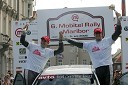 Peter Zorenč, sovoznik in zmagovalec rallyja ter Tomaž Kaučič, voznik in zmagovalec rallyja (slo) ob vozilu Mitsubishi Lancer EVO IX