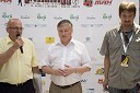 Franc Kramar, predsednik šahovsekga društva Radenske-Pomgrad Murska Sobota, Anatoly Karpov, svetovni šahovski prvak in Peter Beznec,  organizator in nekdanji član skupine Posodi Mi Jürja
