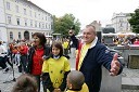 Andreja Kračun, podpredsednica združenja SILA in glavna organizatorka akcije Koraki za korakce, ... in Franc Kangler, župan Maribora