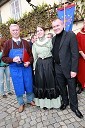 Mag. Tone Zafošnik, mestni viničar, Anja Jamšek, nova mariborska vinska kraljica za obdobje 2008-2010 in Franc kangler, mariborski župan