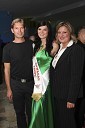 Daša Podržaj, finalistka izbora Miss Hawaiian Tropic 2009 s staršema