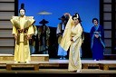 Dušan Topolovec, v vlogi Princa Jamadorija in Olga Romanko, v vlogi Madame Butterfly