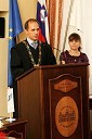 Prof. dr. Rajko Knez, dekan Pravne fakultete Maribor in Maja Damevska, povezovalka podelitve